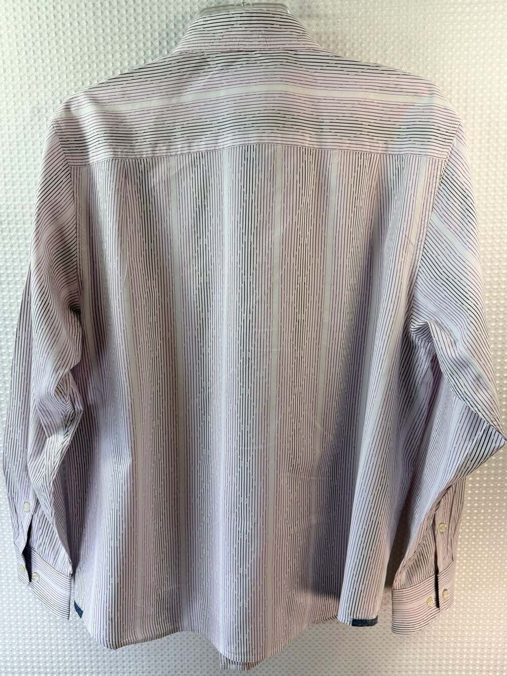 Tommy Bahama Dress Shirt with Vertical Textured Stripe Pattern (M) - Picture 6 of 11